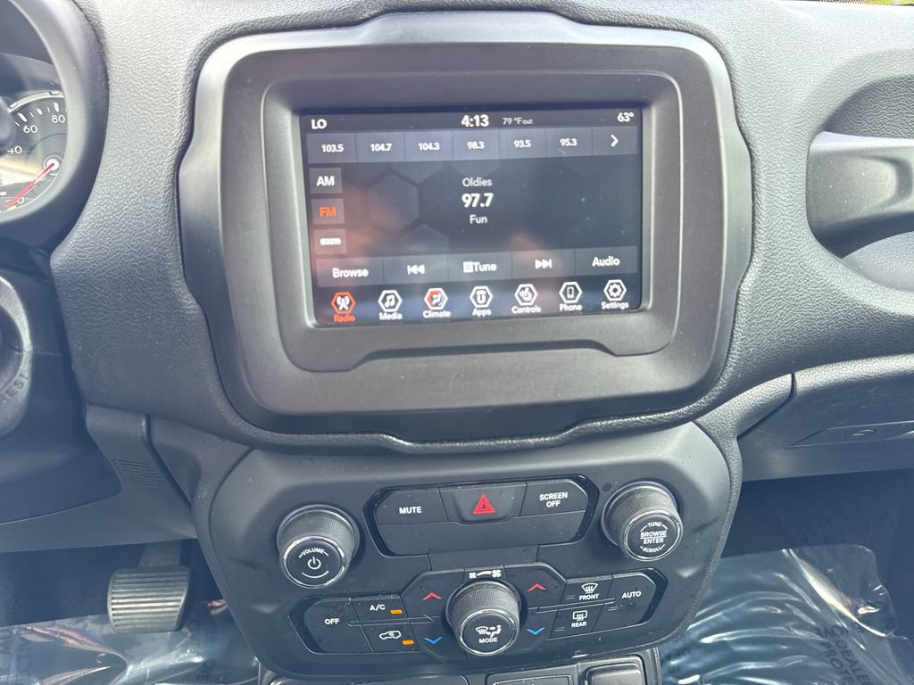 Certified 2020 Jeep Renegade Limited w/ Safety and Security Group AWD/4WD image 22