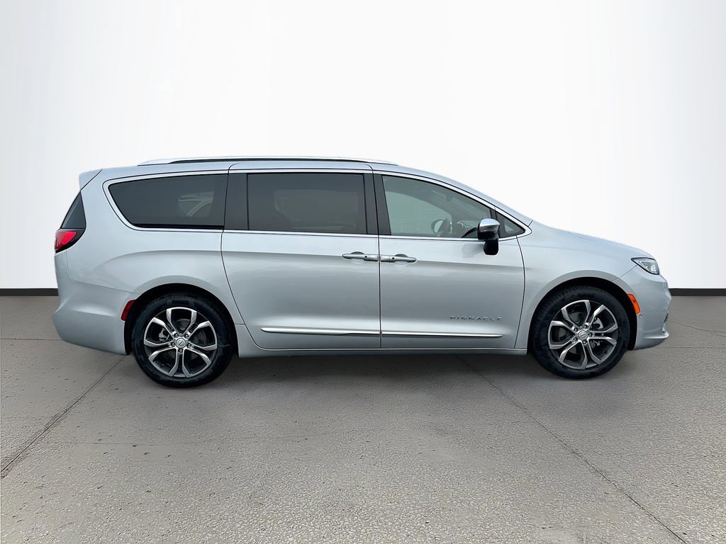 New 2026 Chrysler Pacifica Pinnacle FWD image 8