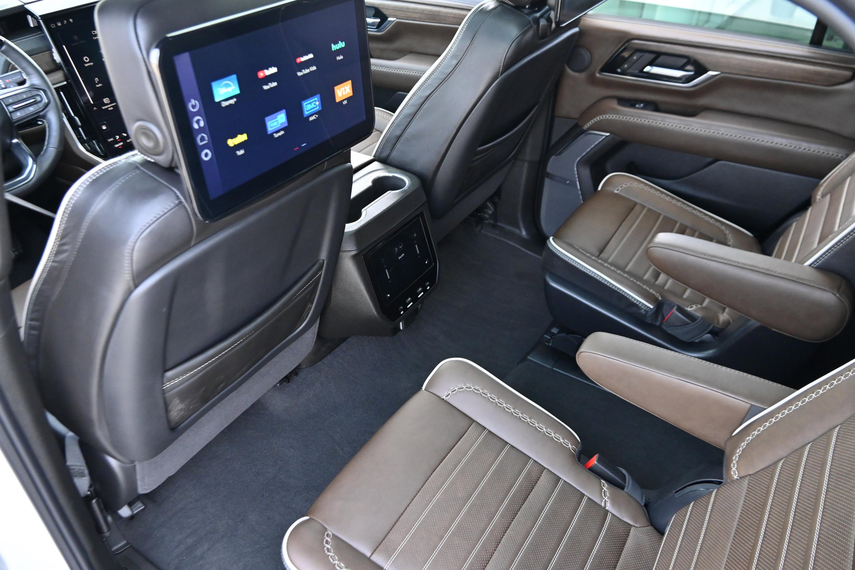 Used 2025 GMC Yukon Denali Ultimate image 10