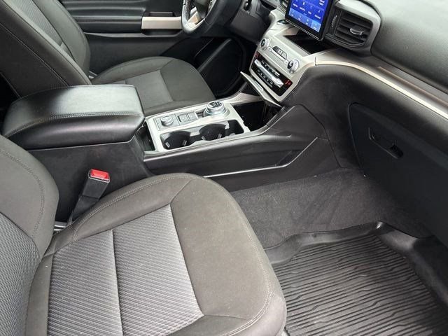 Used 2022 Ford Explorer XLT image 41