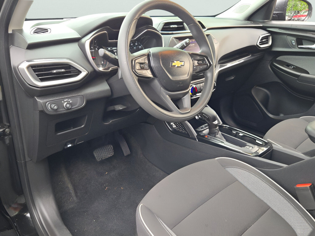 Certified 2023 Chevrolet TrailBlazer LS FWD image 25