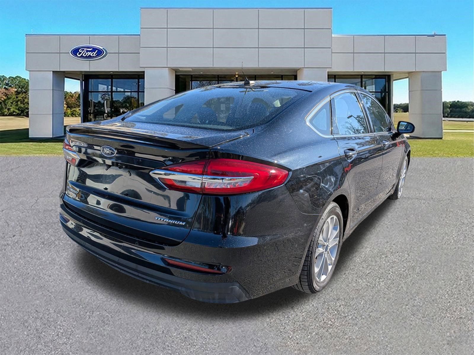 Used 2019 Ford Fusion Energi Titanium image 4
