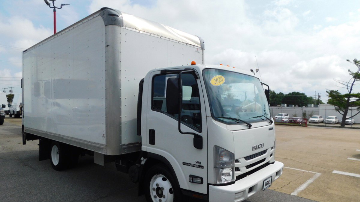Used 2020 Isuzu NPR image 1