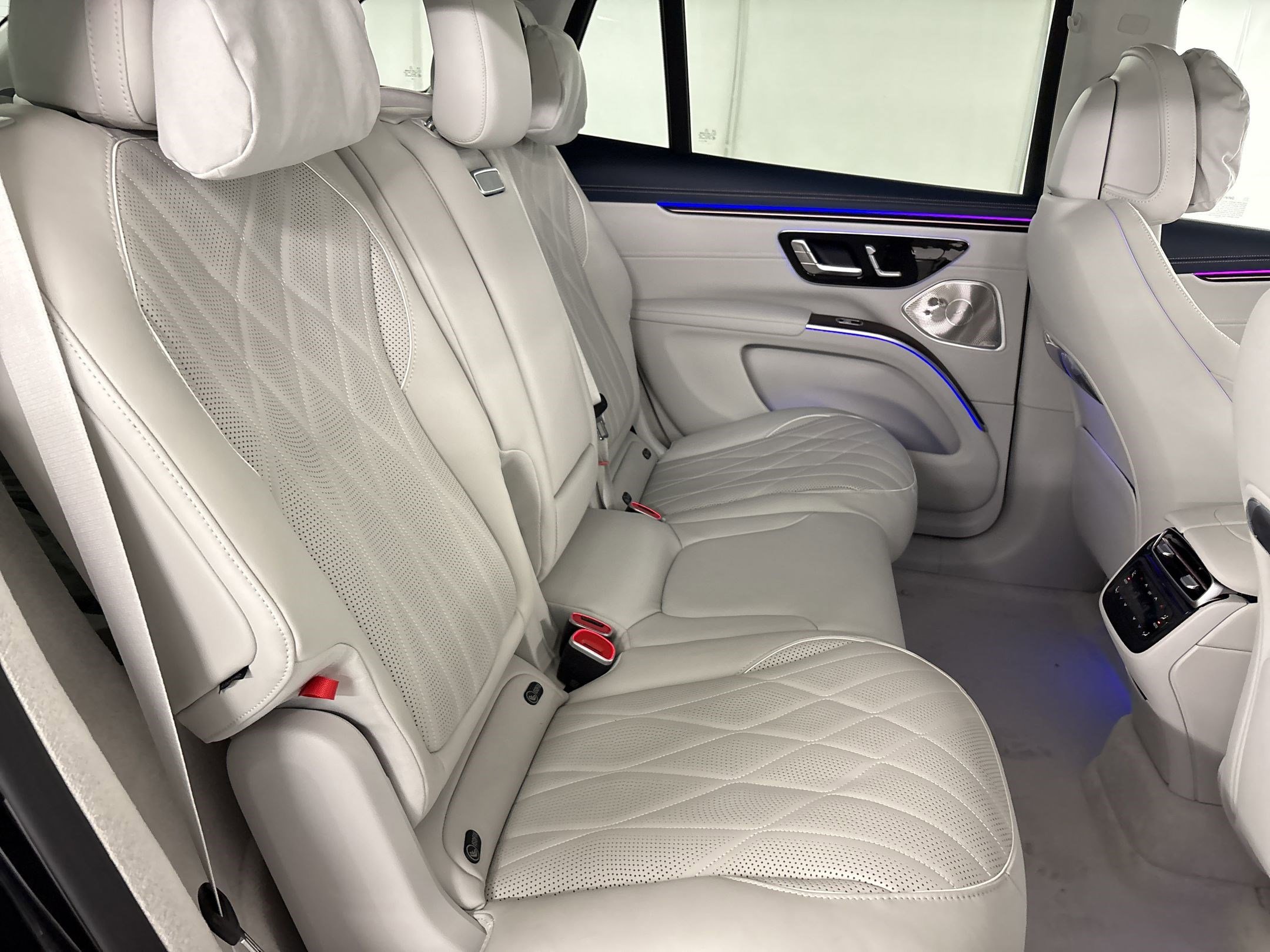New 2026 Mercedes-Benz EQS 550 4MATIC SUV image 29