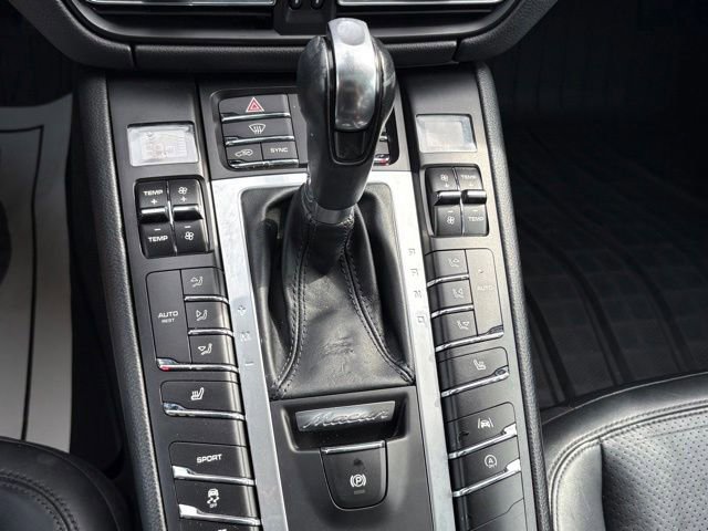 Used 2021 Porsche Macan w/ Premium Package AWD/4WD image 16