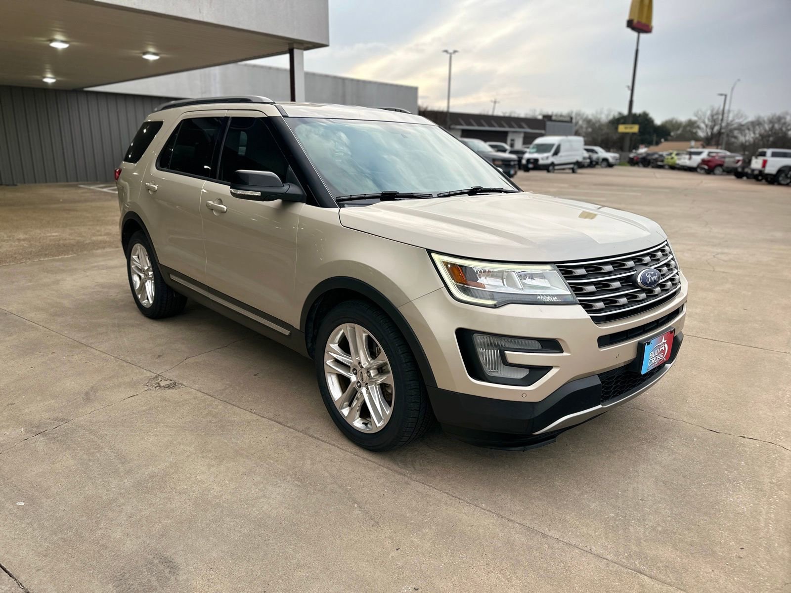 Used 2017 Ford Explorer XLT w/ Equipment Group 202A image 11