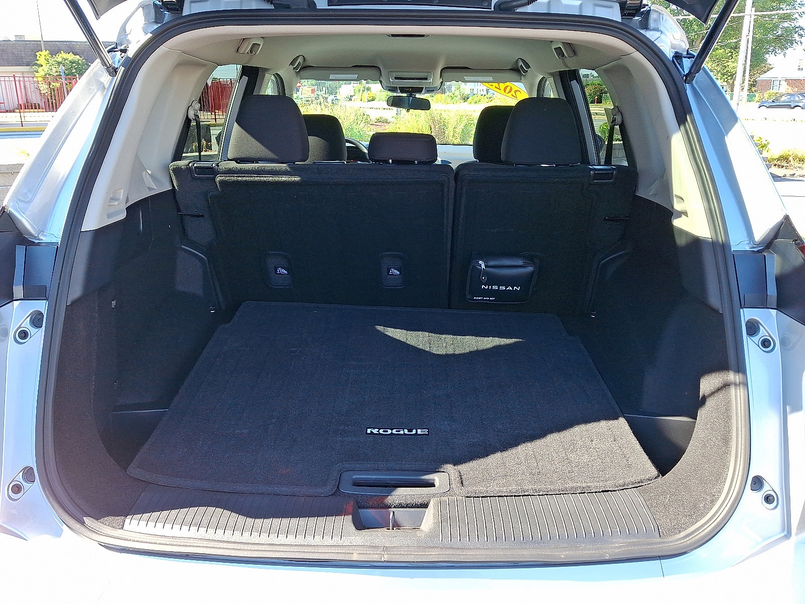 Certified 2025 Nissan Rogue S image 28