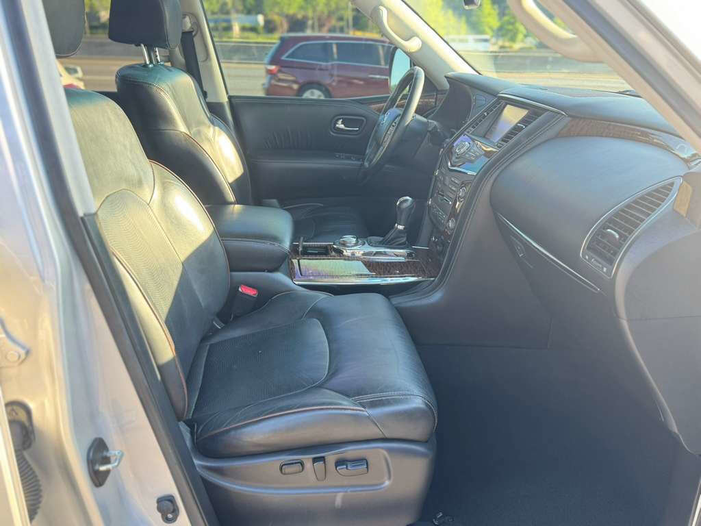 Used 2017 Nissan Armada Platinum w/ Interior Lighting Package image 14