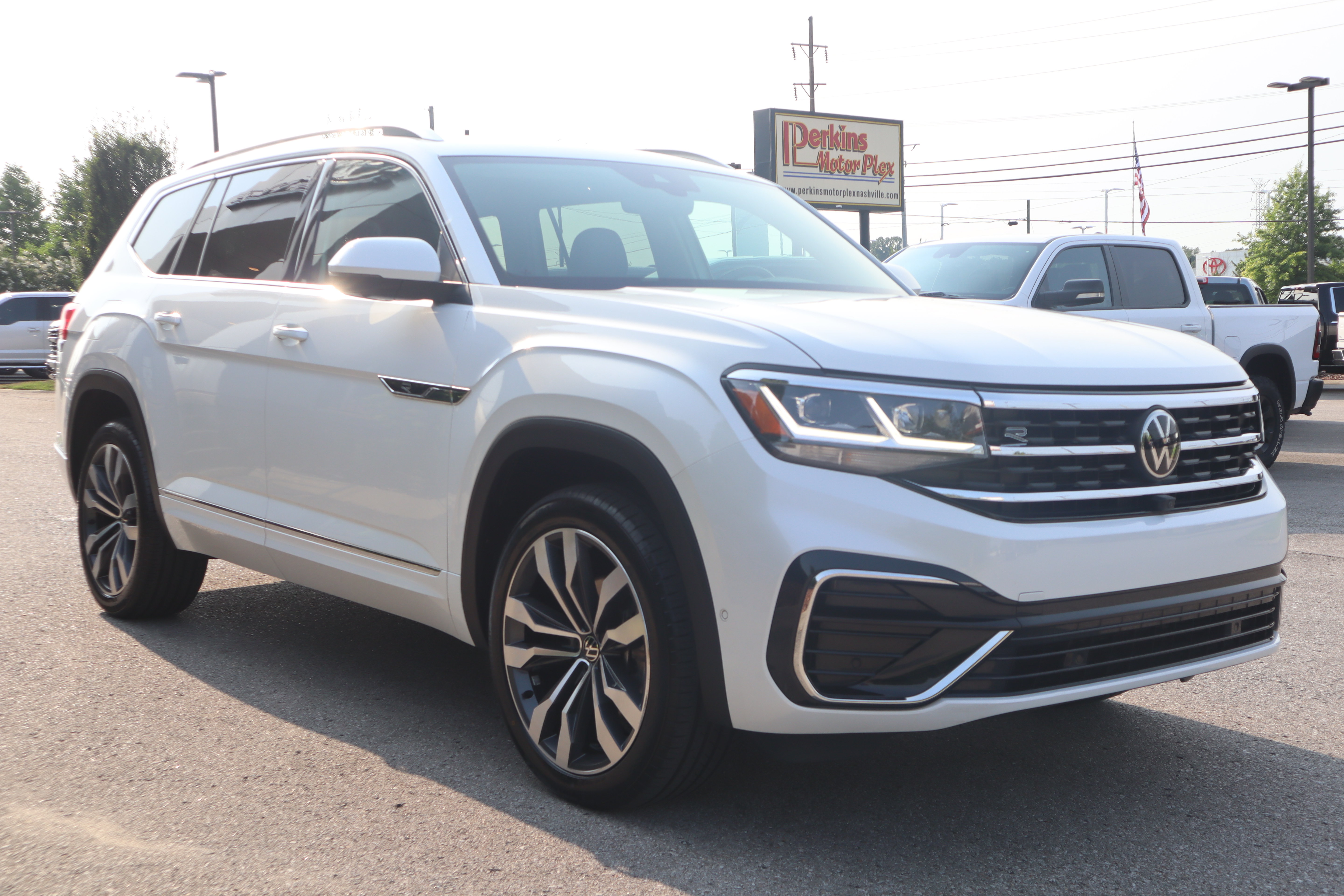 Used 2023 Volkswagen Atlas SEL Premium AWD/4WD image 5