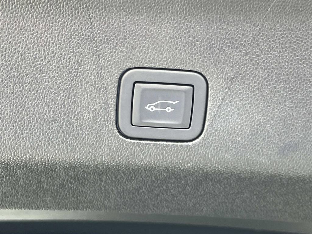 Certified 2025 Cadillac Escalade Sport Platinum image 13