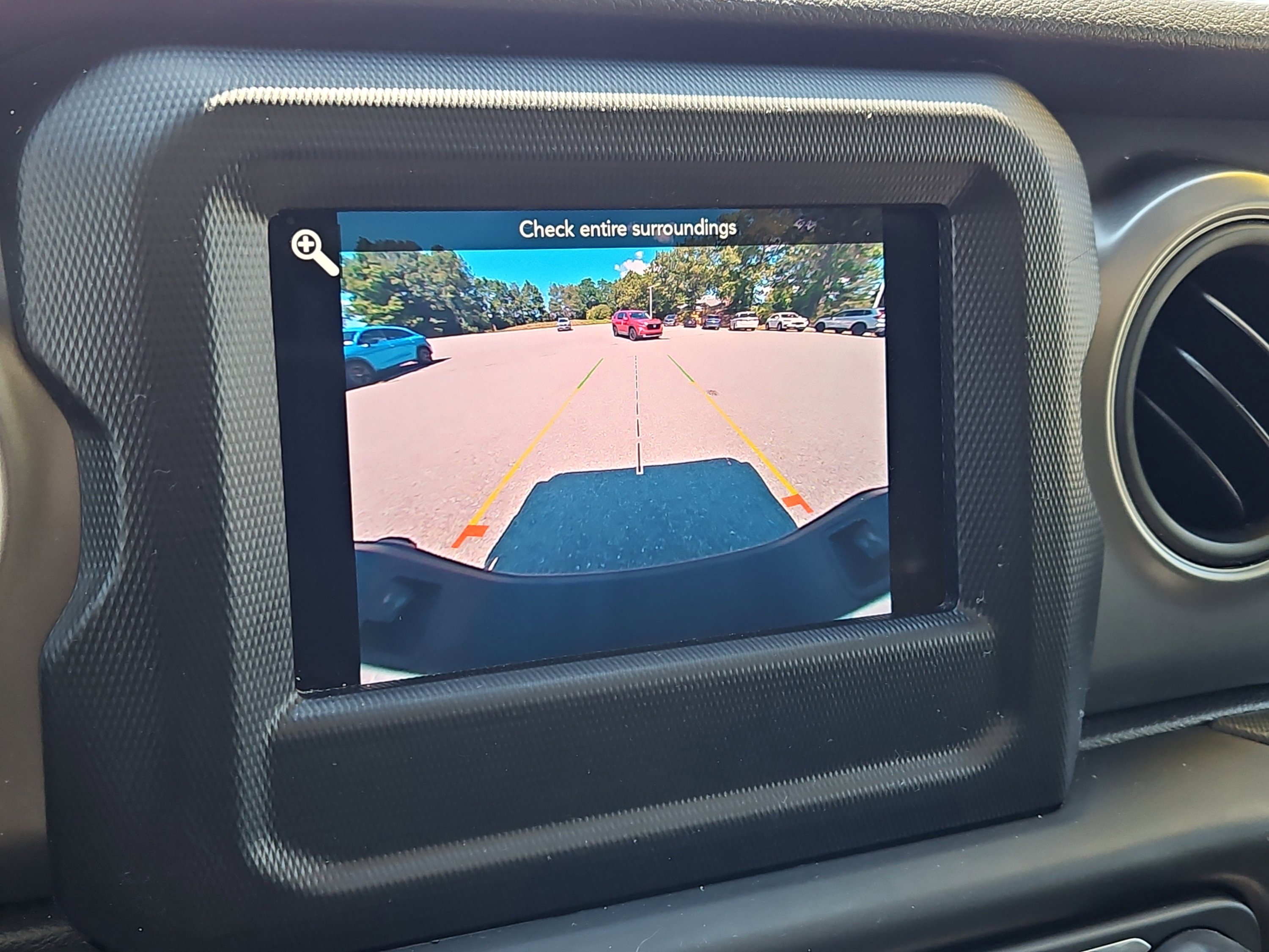 Used 2022 Jeep Gladiator Willys image 15