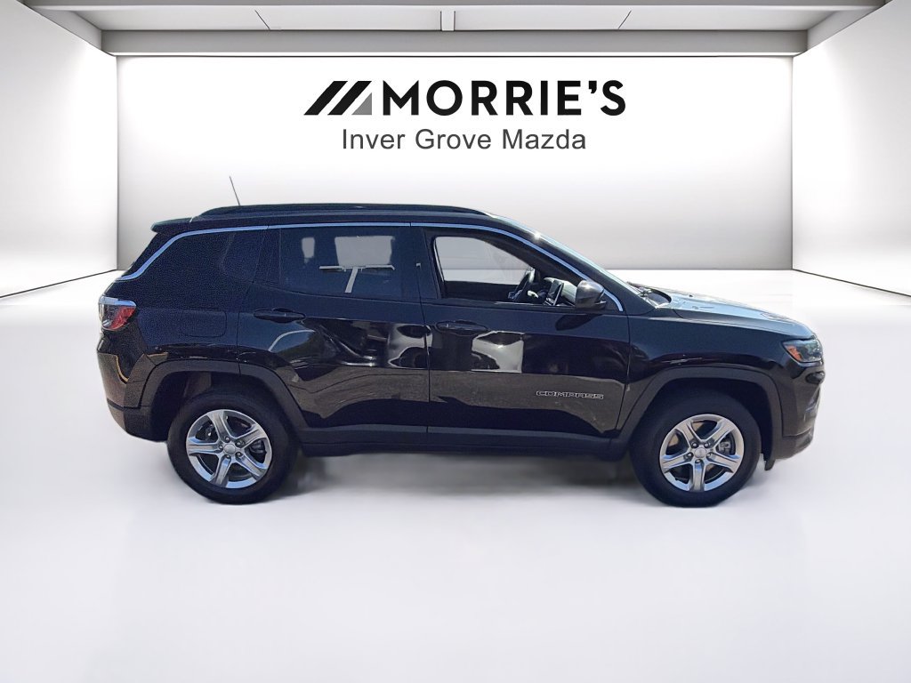 Used 2023 Jeep Compass Latitude w/ Sun and Sound Group AWD/4WD image 4