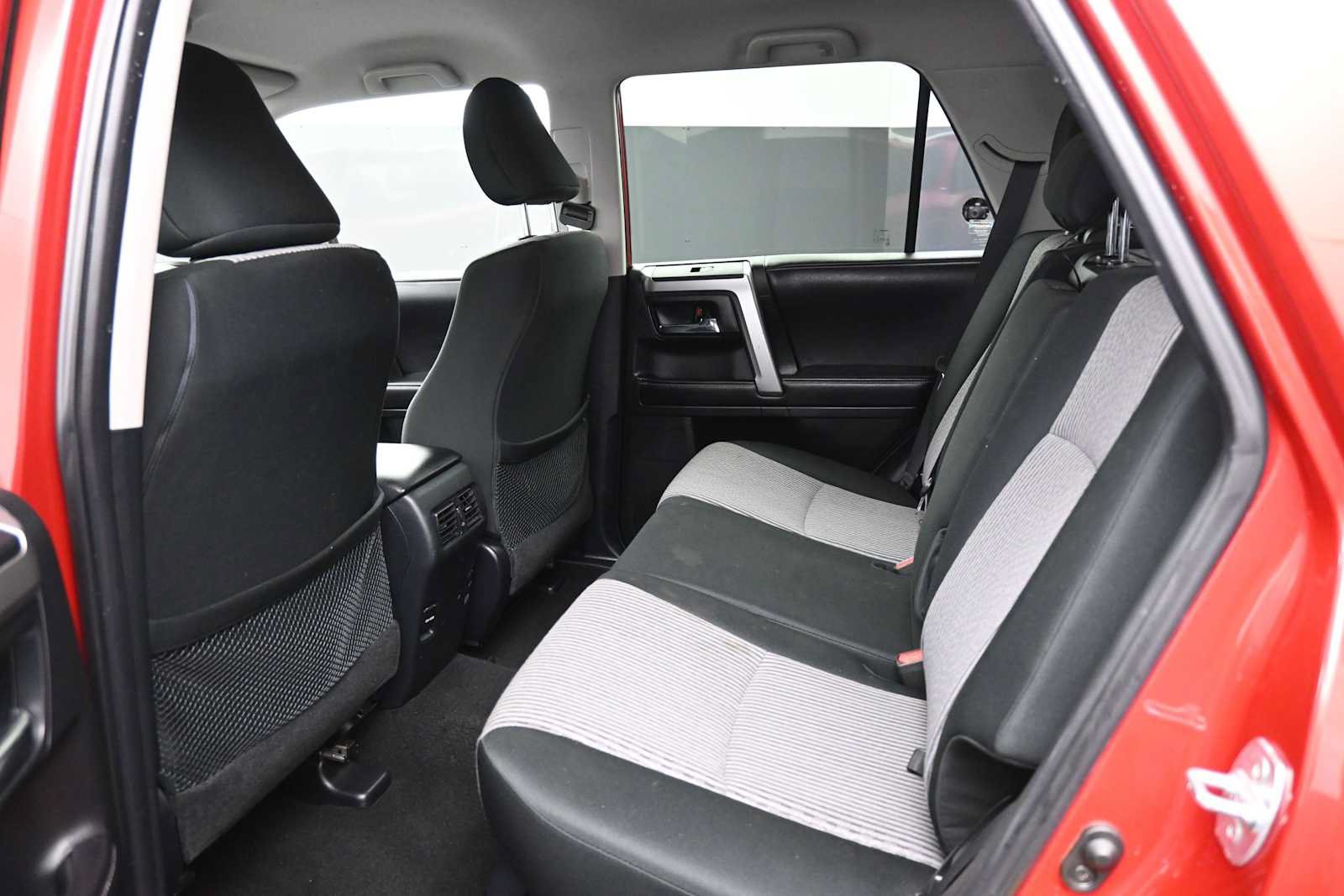 Used 2016 Toyota 4Runner SR5 AWD/4WD image 20