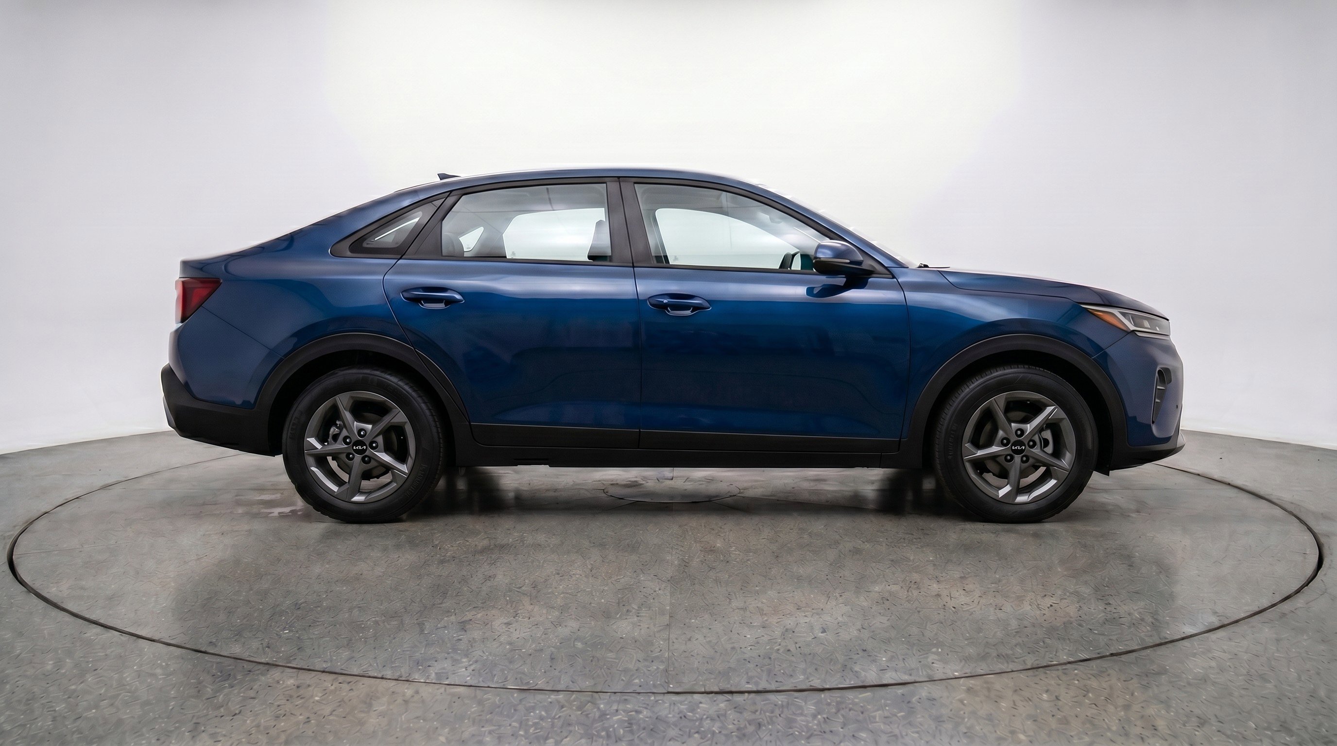 Used 2025 Kia K4 LXS image 11