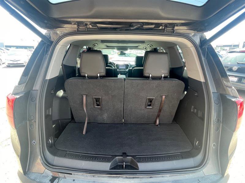 Used 2019 GMC Acadia SLT AWD/4WD image 7