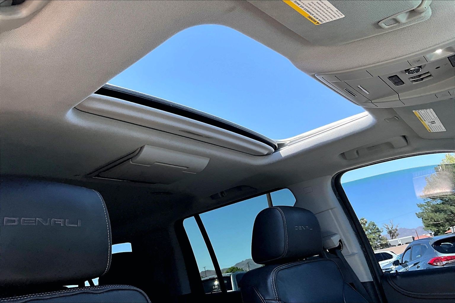 Used 2018 GMC Yukon XL Denali w/ Open Road Package RWD image 16