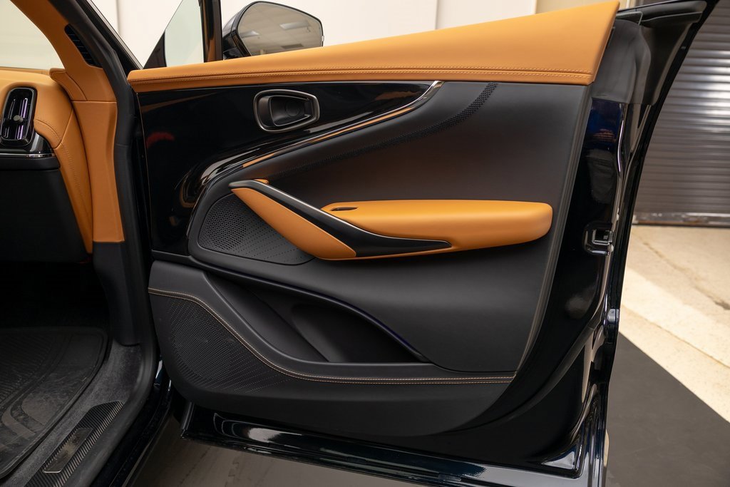 New 2025 Aston Martin DBX 707 image 25