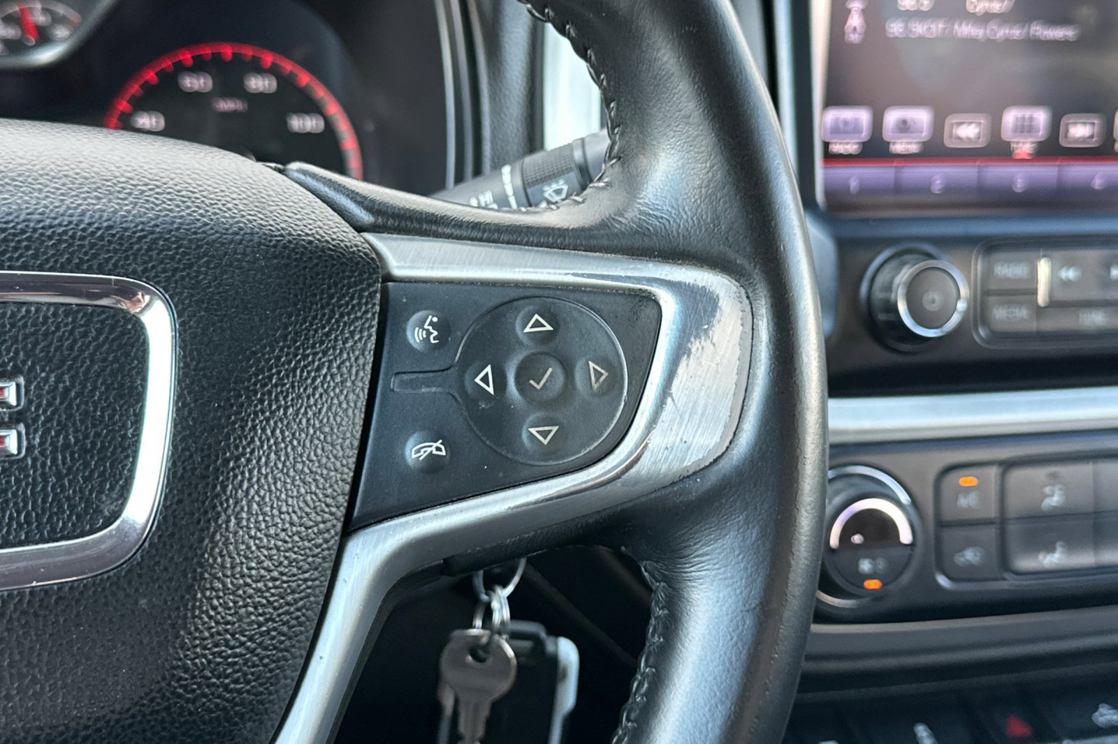 Used 2016 GMC Canyon SLT w/ Driver Alert Package image 36