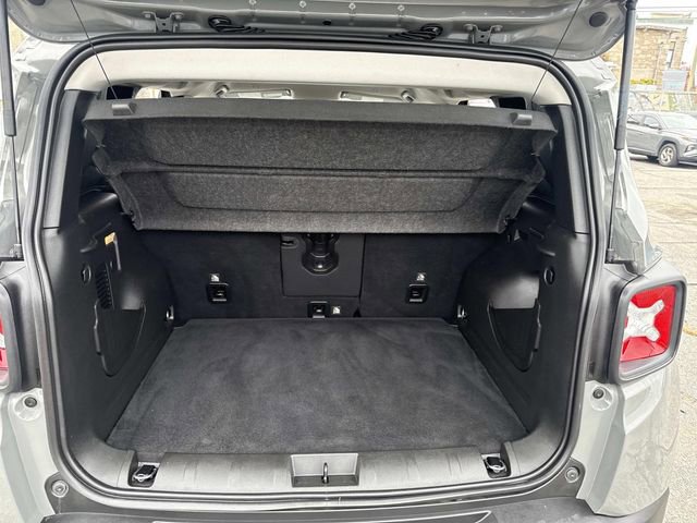 Used 2021 Jeep Renegade Latitude w/ Convenience Group image 9