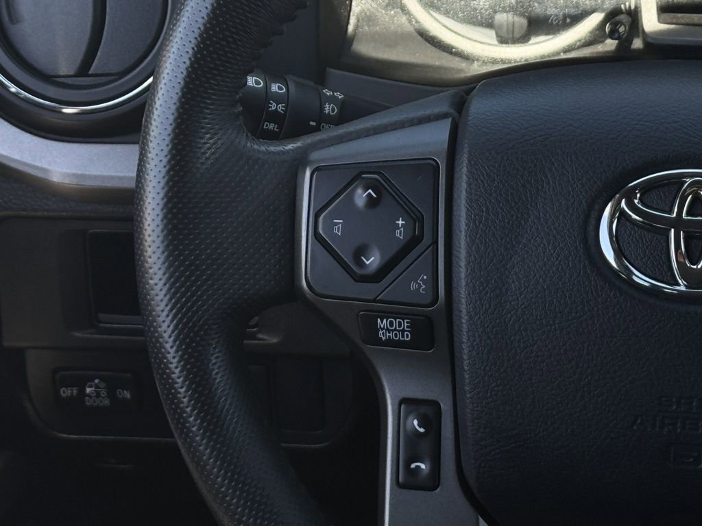 Used 2019 Toyota Tacoma TRD Off-Road image 14