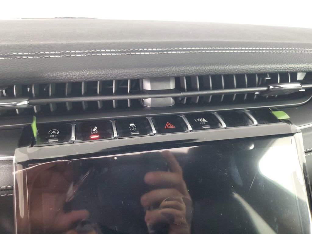 New 2025 Jeep Grand Cherokee L Limited image 23