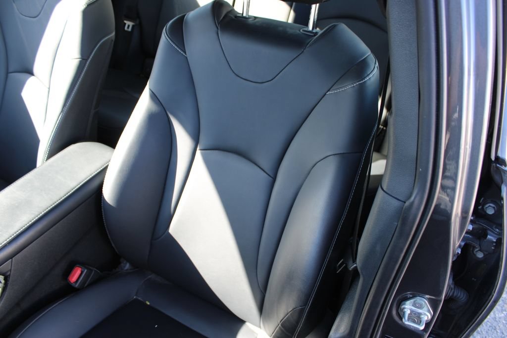 Used 2022 Toyota Prius Prime Limited FWD image 17