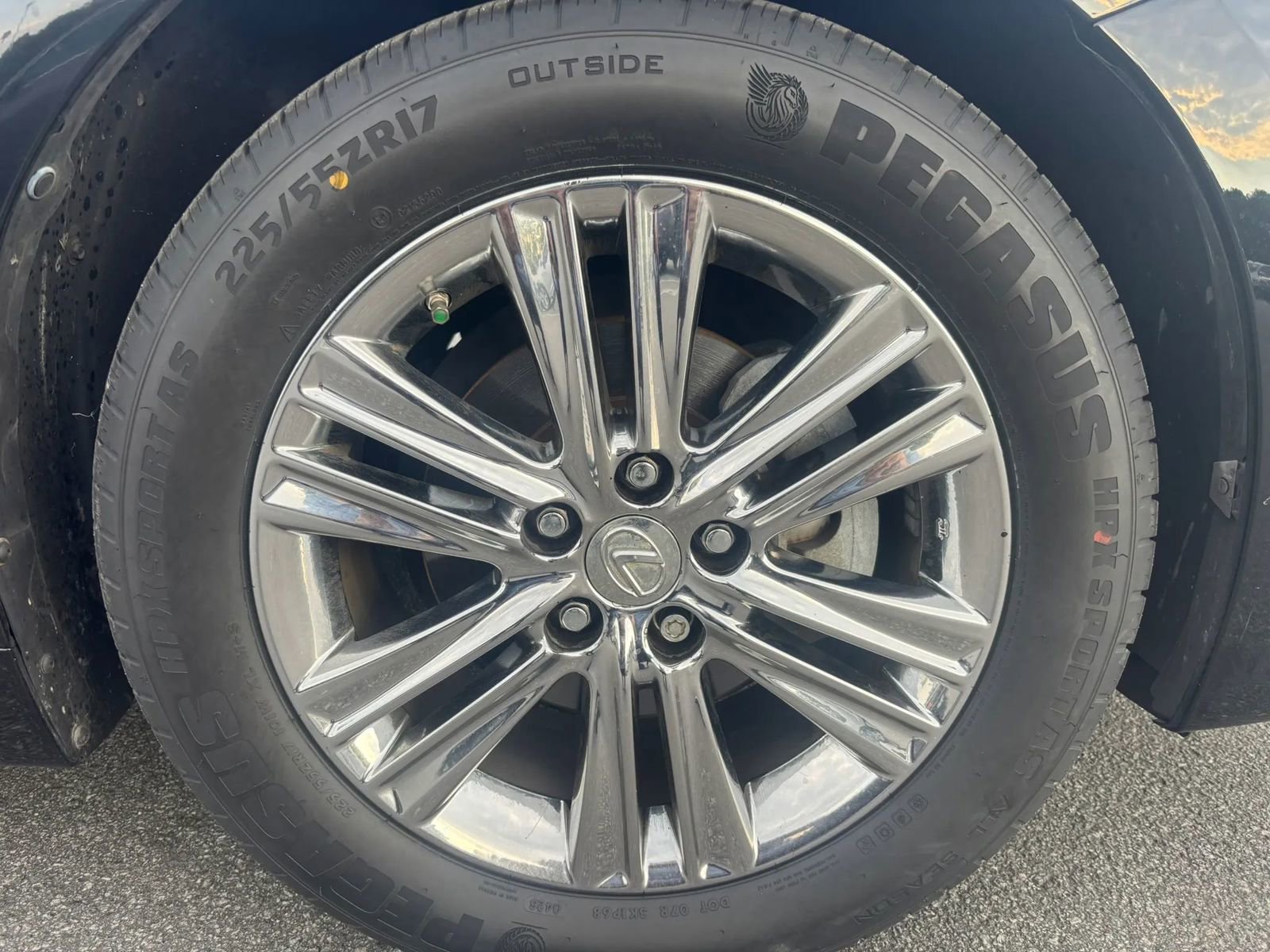 Used 2014 Lexus ES 350 w/ Premium Package FWD image 31