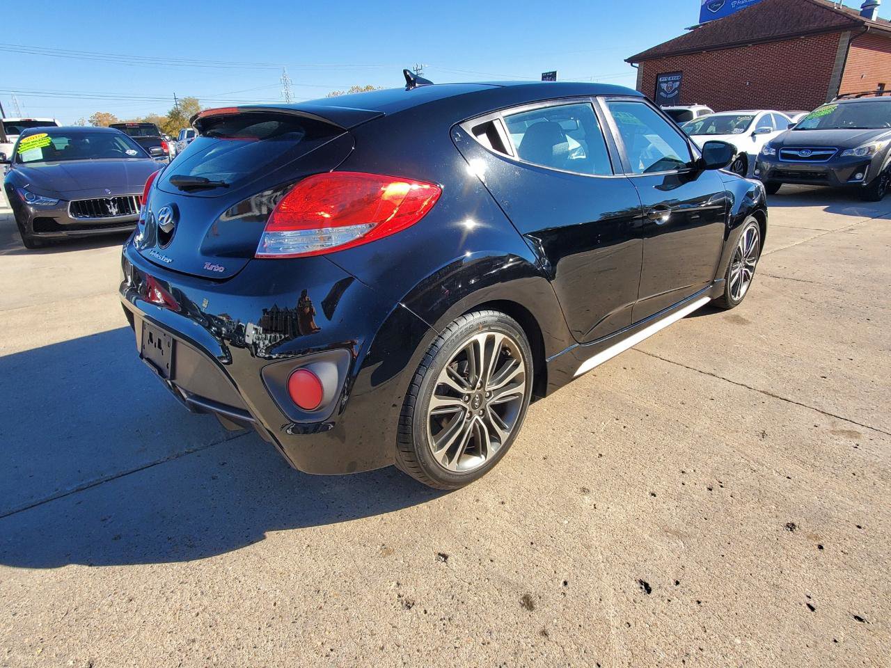 Used 2016 Hyundai Veloster Turbo FWD image 6