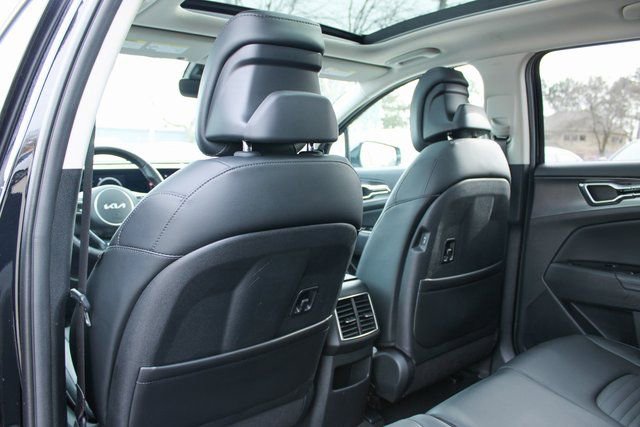 Used 2025 Kia Sportage SX image 37