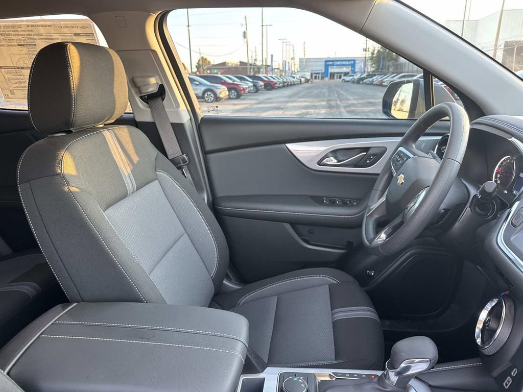 New 2026 Chevrolet Blazer LT image 11