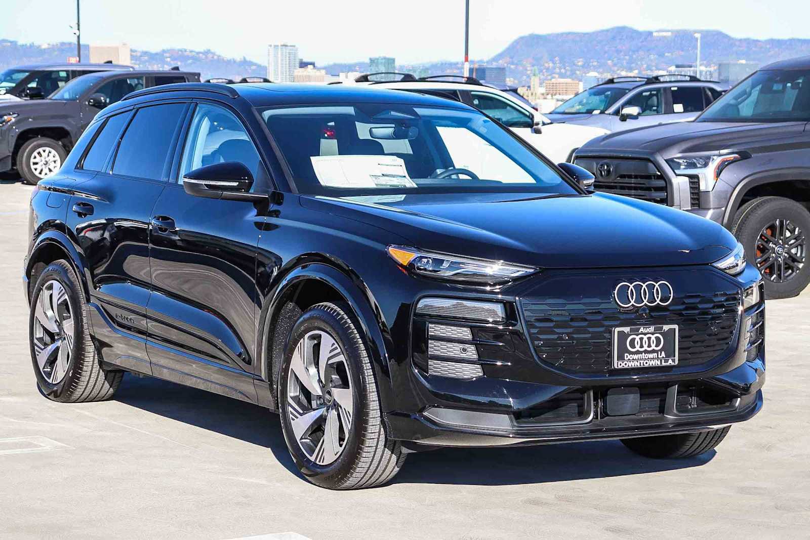 New 2025 Audi Q6 e-tron Premium AWD/4WD image 3
