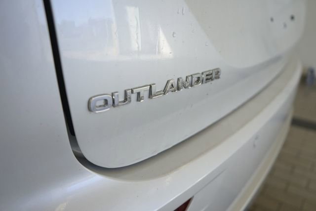 Used 2022 Mitsubishi Outlander SE AWD/4WD image 13
