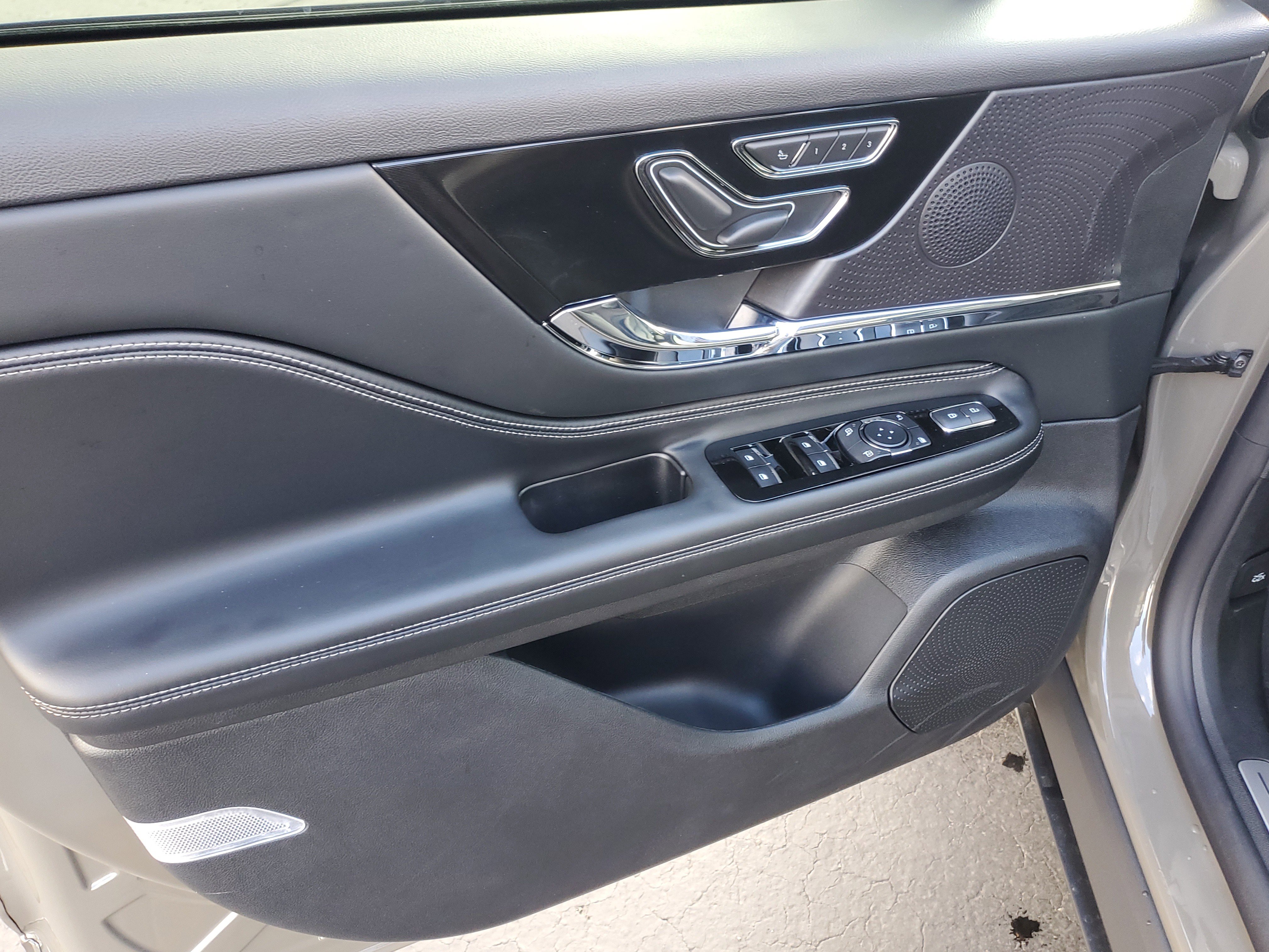 New 2025 Lincoln Corsair Grand Touring w/ Jet Appearance Package image 8