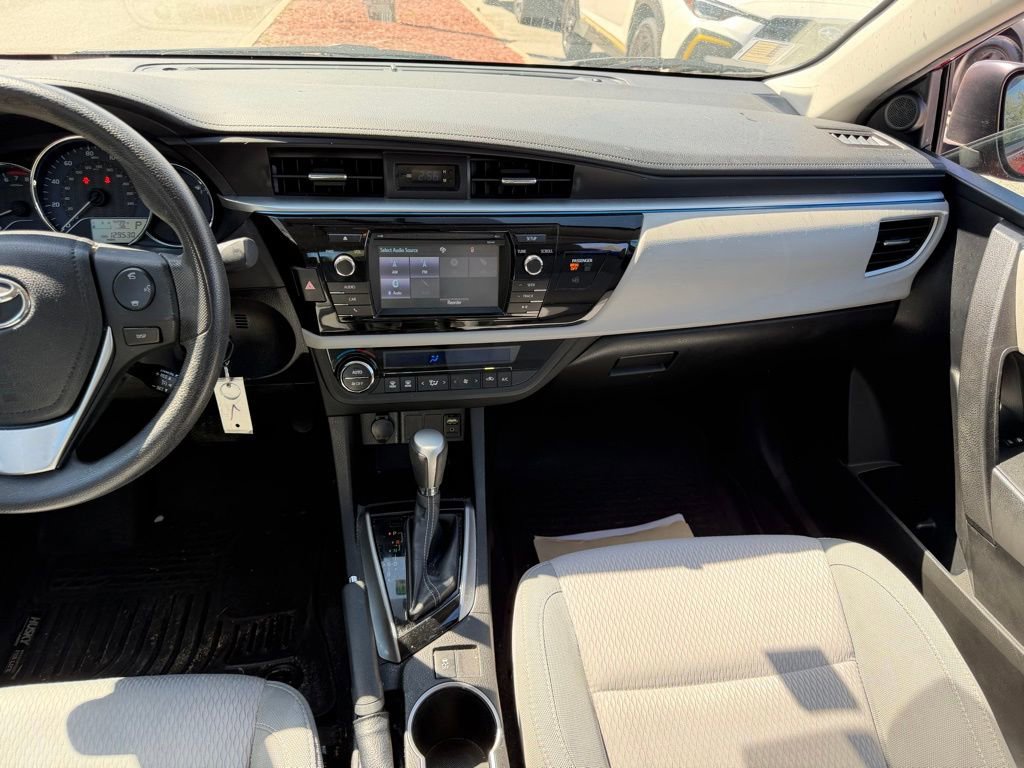 Used 2015 Toyota Corolla LE image 20