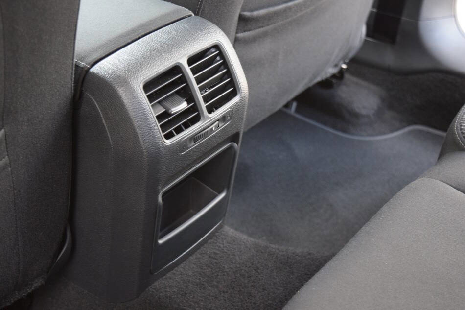 Used 2013 Volkswagen Golf TDI image 51