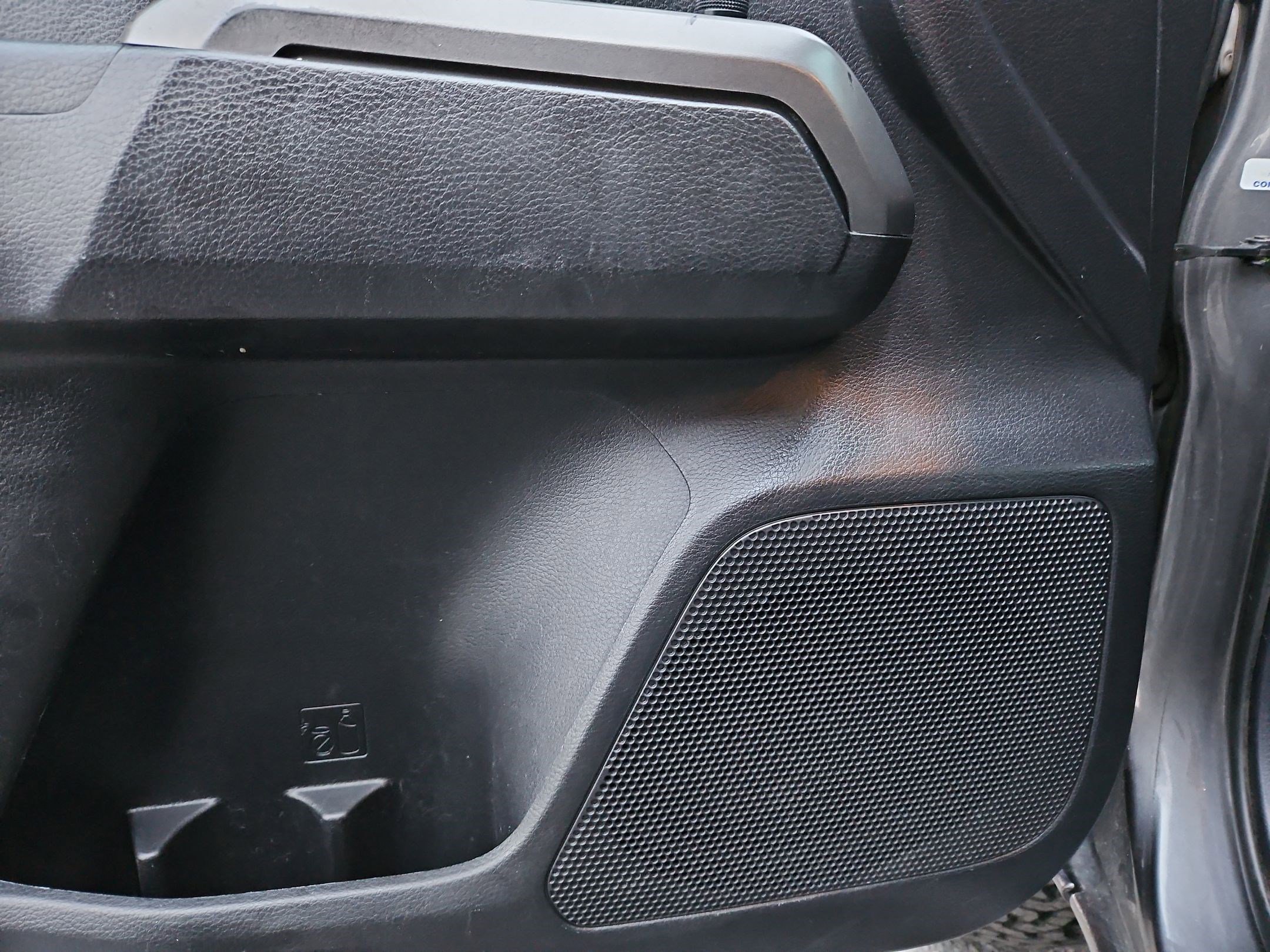 Used 2020 Toyota Tacoma TRD Off-Road w/ Technology Package image 16