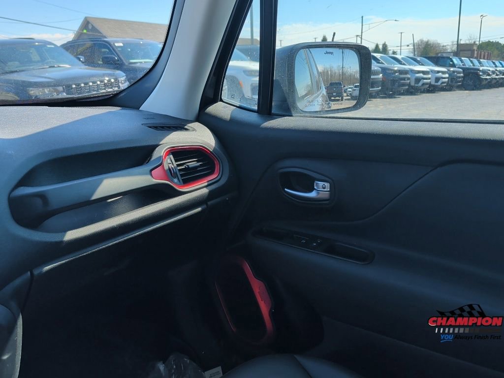 Used 2020 Jeep Renegade Trailhawk w/ Premium Leather Group AWD/4WD image 21