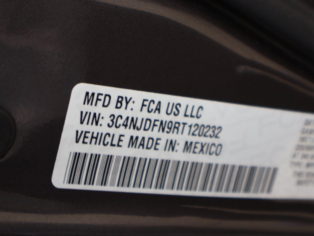 Used 2024 Jeep Compass Latitude AWD/4WD image 41