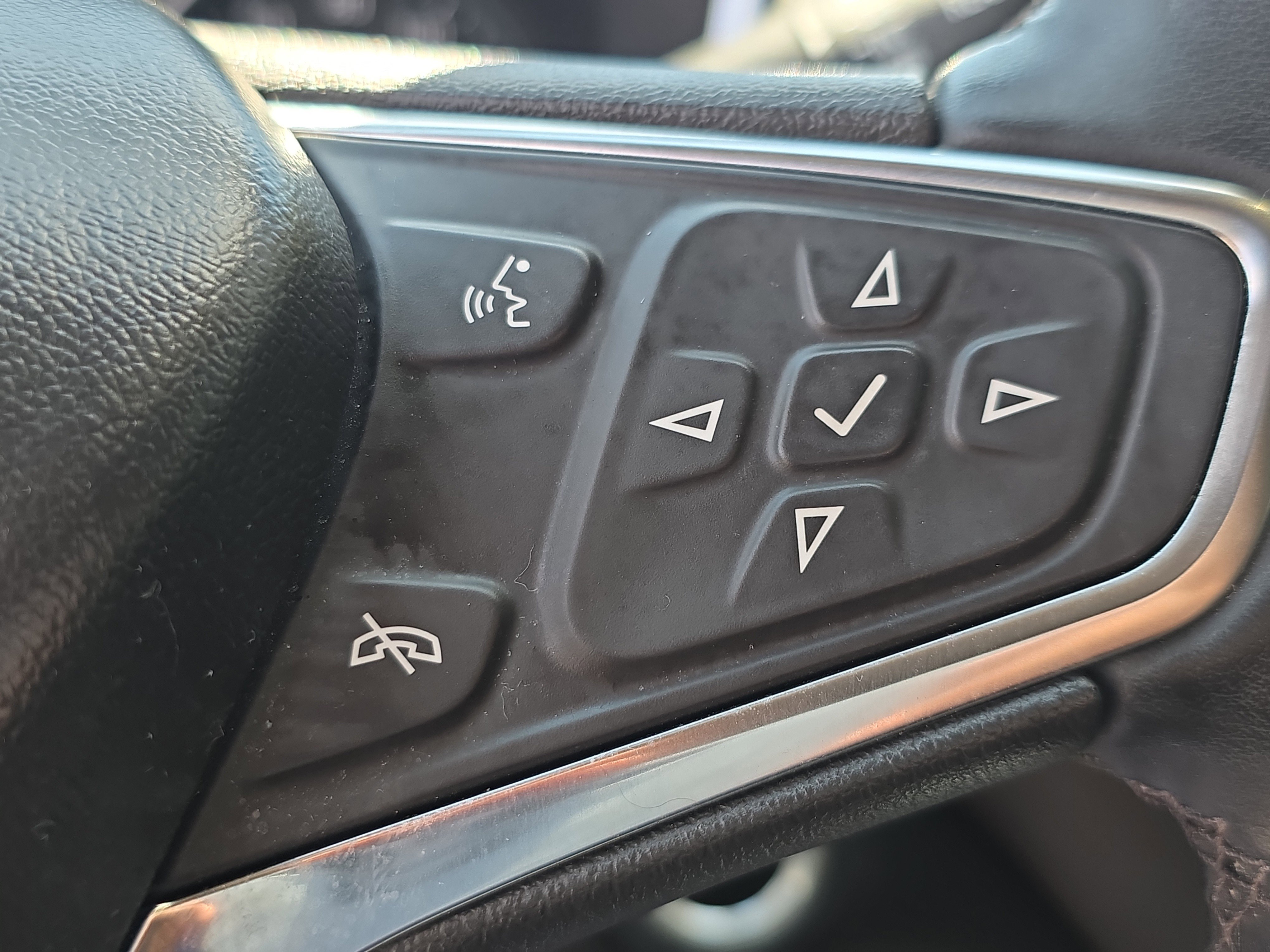 Used 2024 Chevrolet Equinox LT FWD image 31