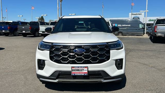 New 2026 Ford Explorer Platinum RWD image 8