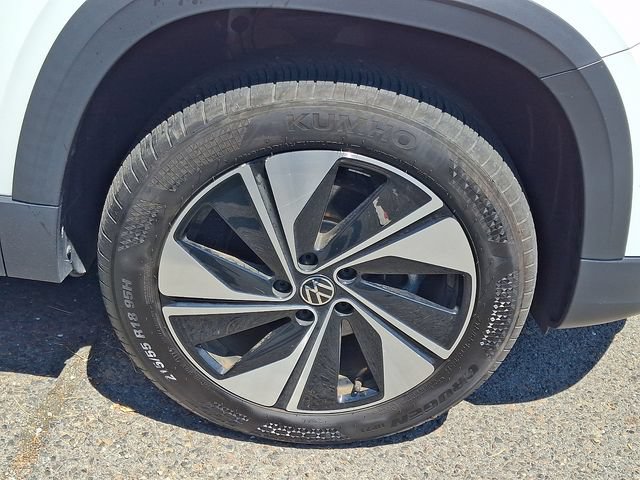 Certified 2024 Volkswagen Taos SE AWD/4WD image 8