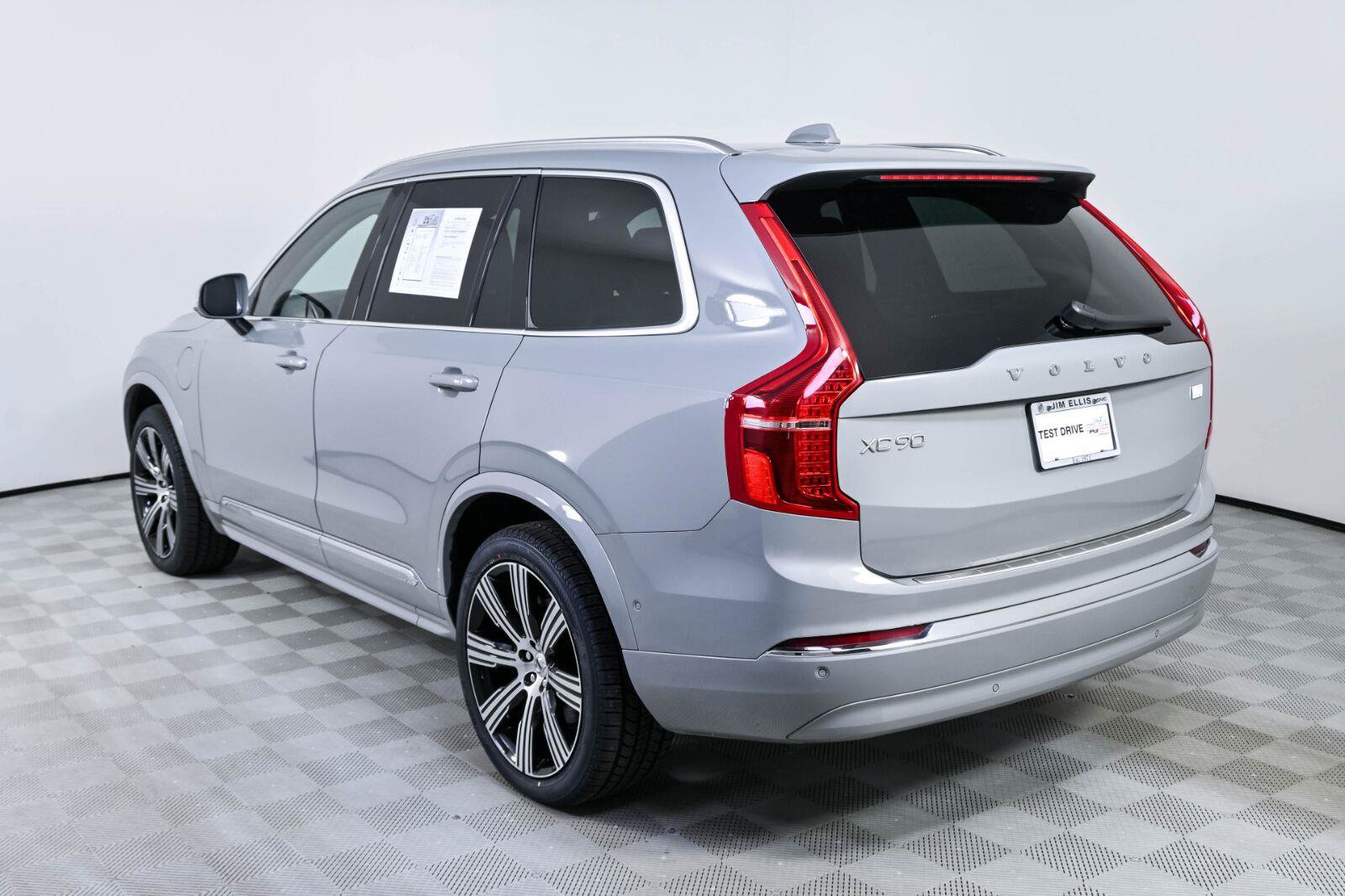 Certified 2024 Volvo XC90 T8 Plus w/ Protection Package Premier AWD/4WD image 3