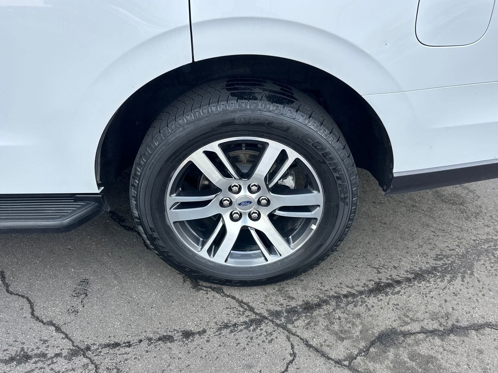 Used 2024 Ford Expedition Limited image 16