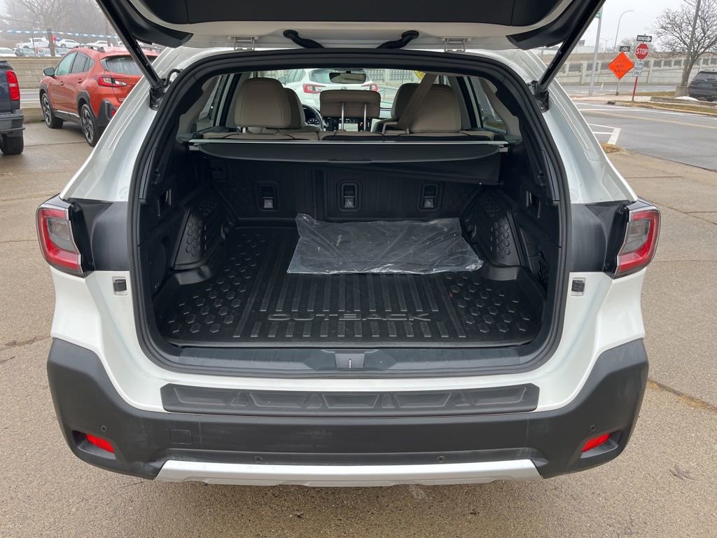 Certified 2025 Subaru Outback Limited image 24