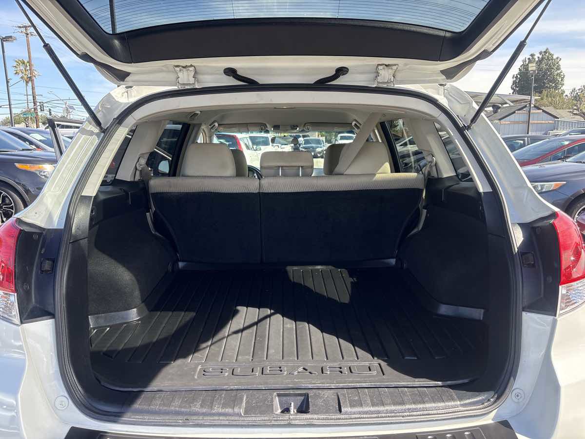 Used 2012 Subaru Outback 2.5i Premium w/ All-Weather Pkg image 12