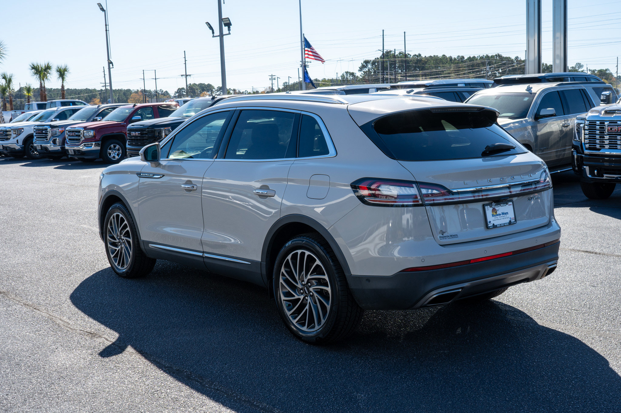 Used 2020 Lincoln Nautilus Reserve w/ Equipment Group 201A image 5