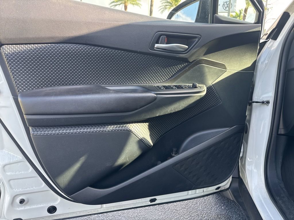 Used 2018 Toyota C-HR XLE image 8