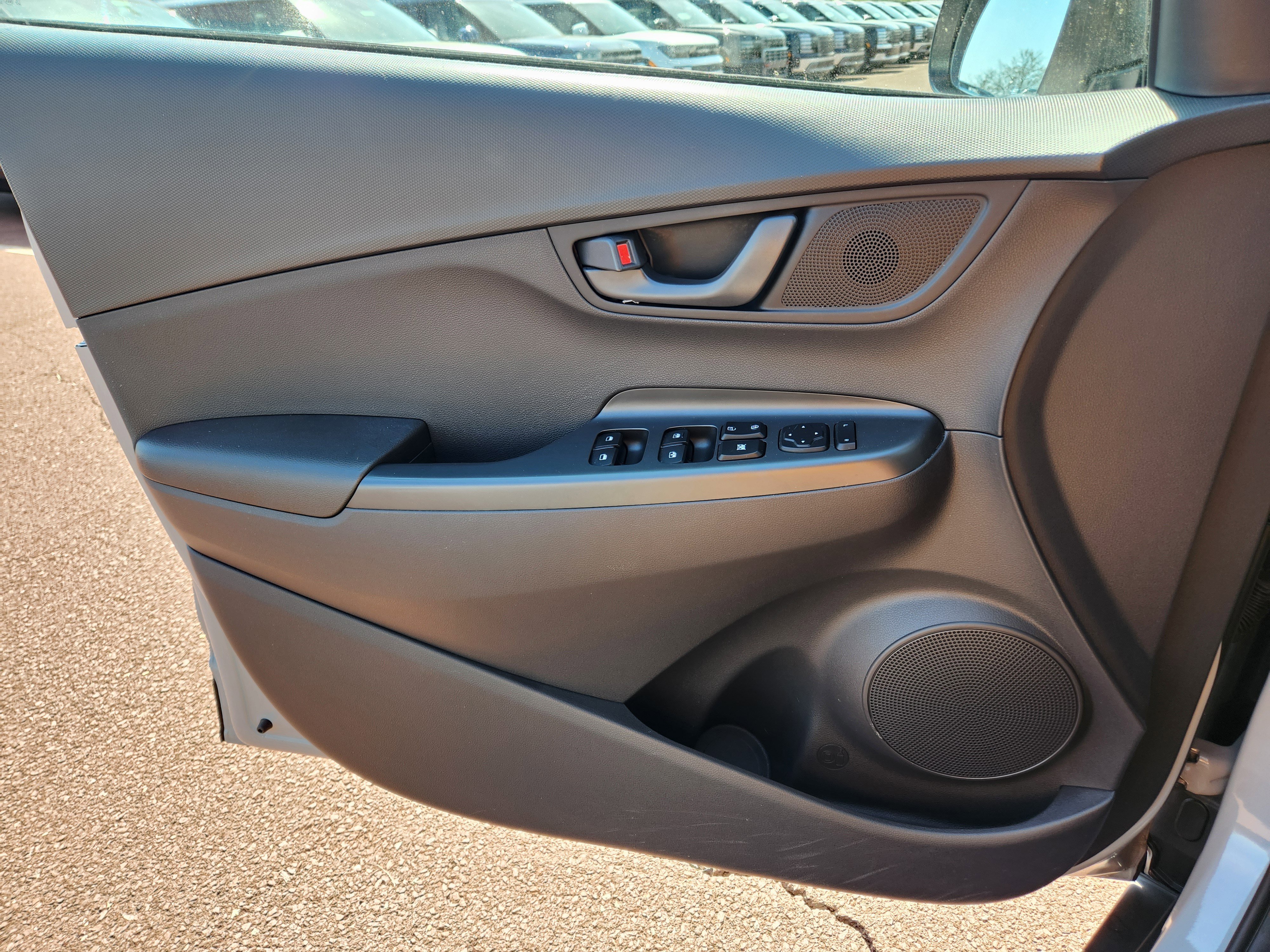 Certified 2023 Hyundai Kona SEL AWD/4WD image 24