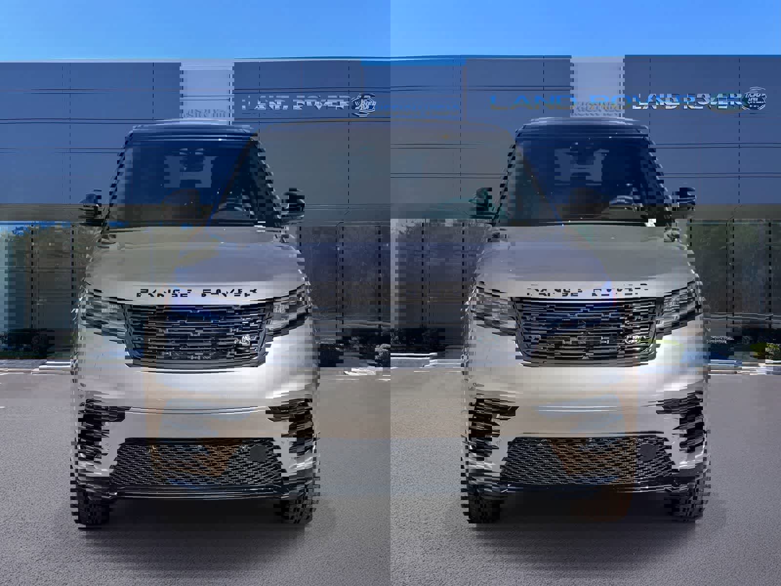 New 2026 Land Rover Range Rover Velar Dynamic SE image 2