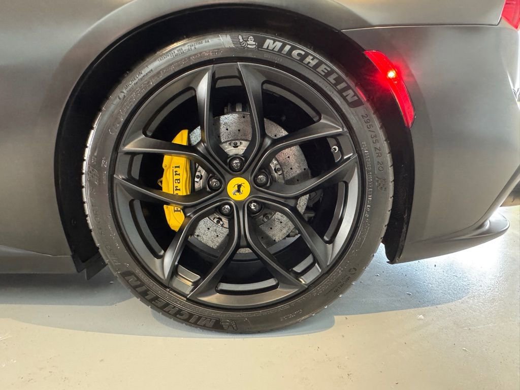 Used 2018 Ferrari GTC4Lusso T image 15
